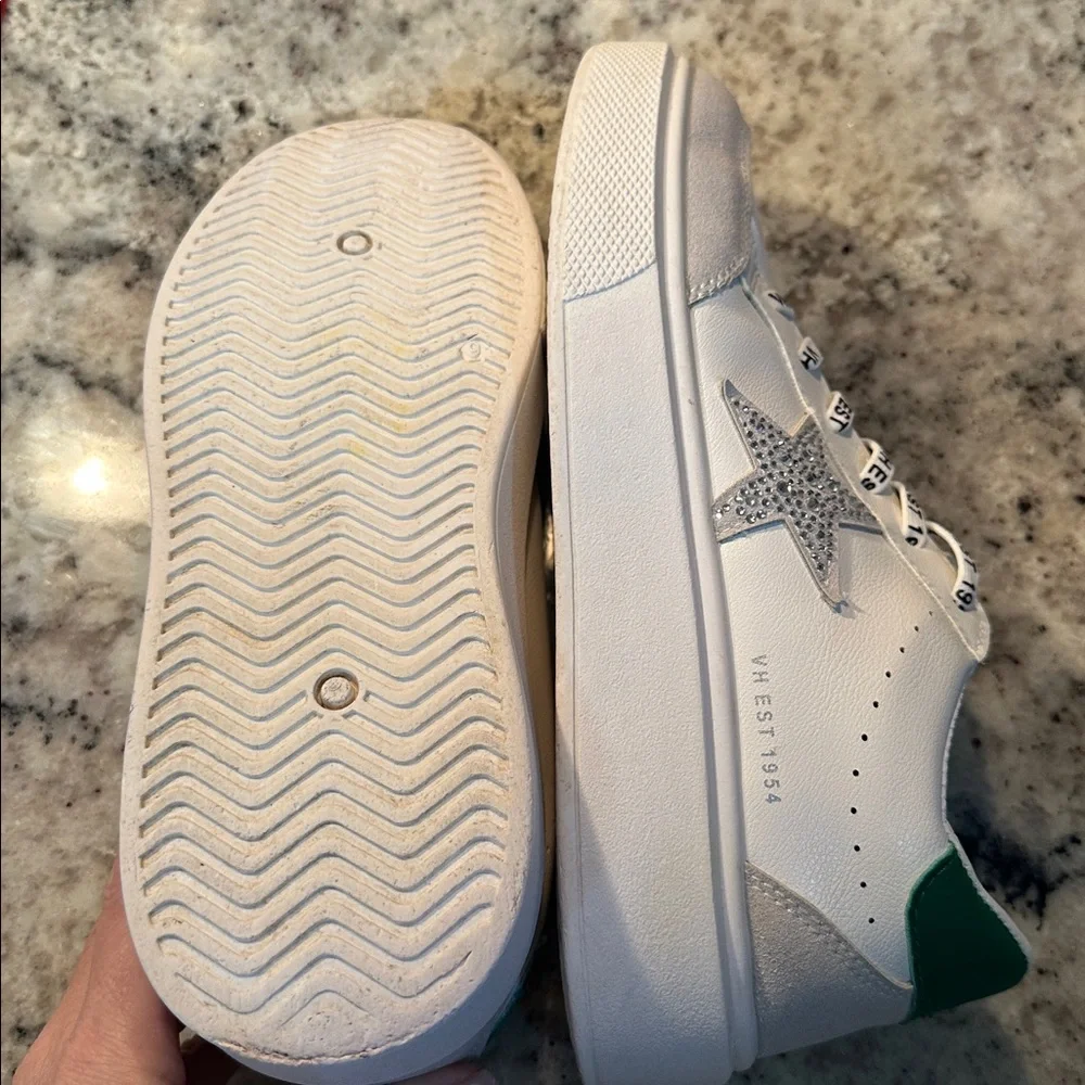 N/A stylish white
